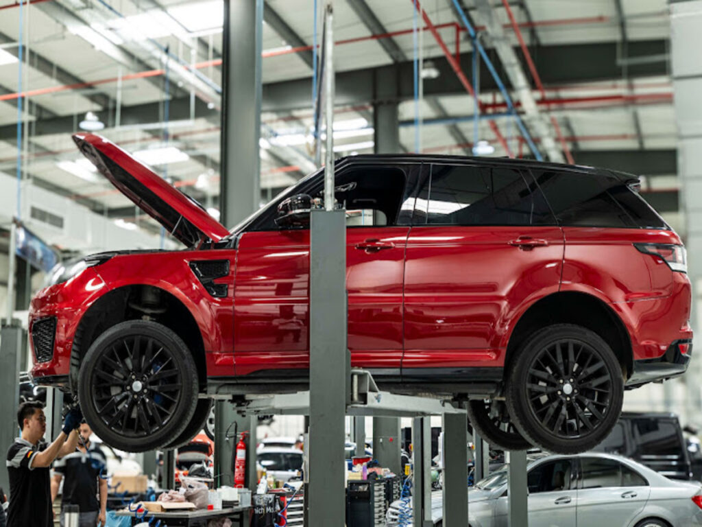 Trusted Land Rover Service Kolkata - 11Motors Proven Experts